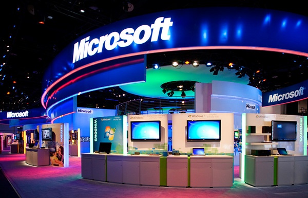 Trade Show Booth Lighting and Color Example